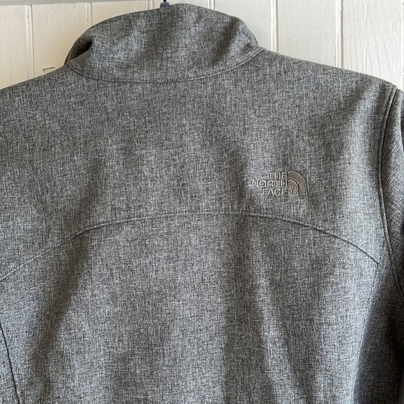 Northface windbreaker jacket - Picture 7 of 7